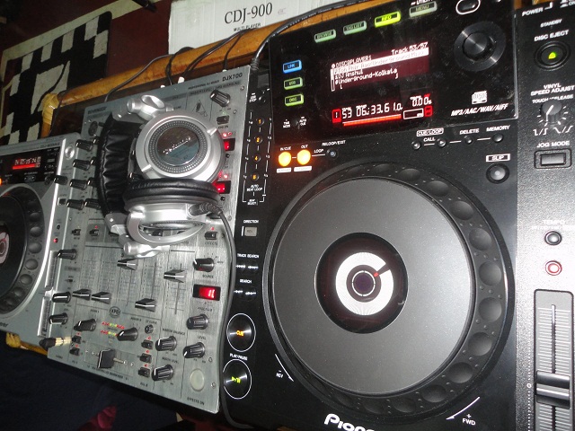 Pioneer CDJ DJ Console large image 0