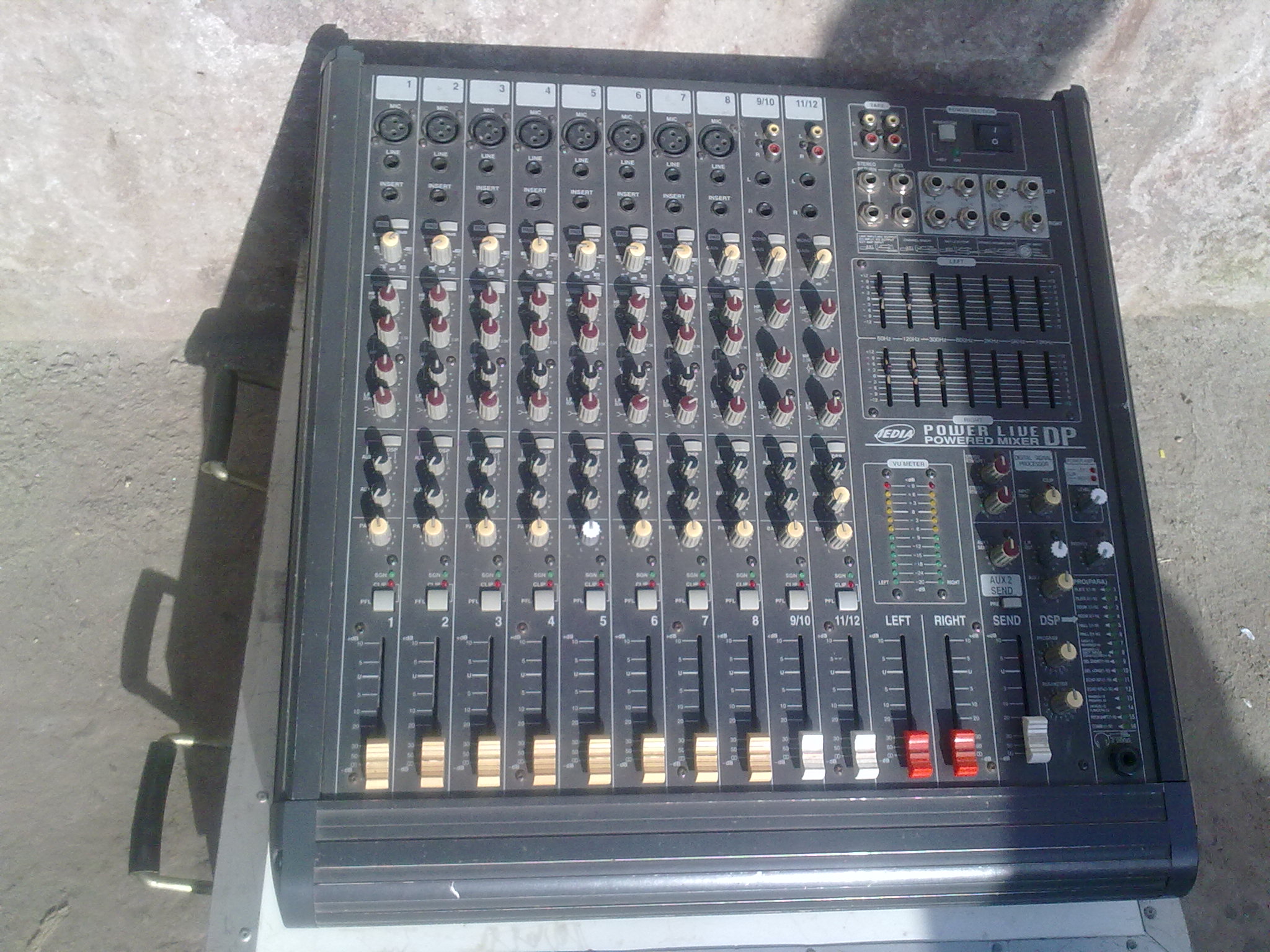 PowerLine 16 channel mixer builin 600 waat amp large image 0