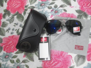 Ray Ban 3025 Blue Murcury surface with chilli black glass.