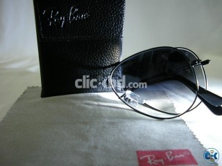 Exclusive Ray Ban Aviator Sunglasses at retail price