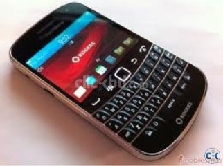 brand new con blackberry 9900 BLACK 1 month used with all ac