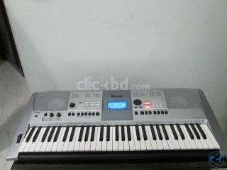 Yamaha Keyboard PSR E413