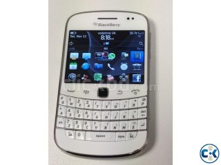 blackberry bold 9900 white