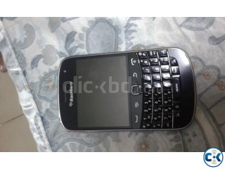 BlackBerry Bold Touch 9900 urgent sale