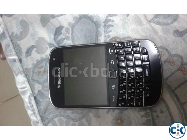 BlackBerry Bold Touch 9900 urgent sale large image 0