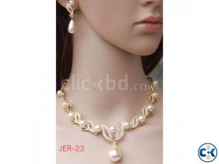 Gold Plated Cream Pearl Drop Pearl and Rhinestone Crystal Br