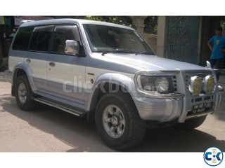 Urgent sale Pajero V6 Exceed -01 with CNG and Sunroof