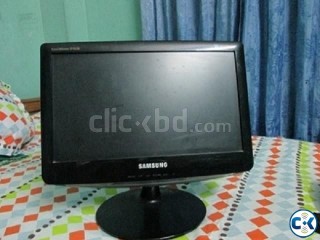 SAMSUNG LCD MONITOR 17 