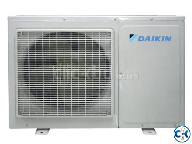 Wall Mounted Split Air Conditioner DAIKIN 2.5 ton large image 0