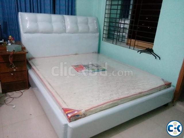 EXPORT QUALITY STORAGE BED WITH WHITE REXINE large image 0