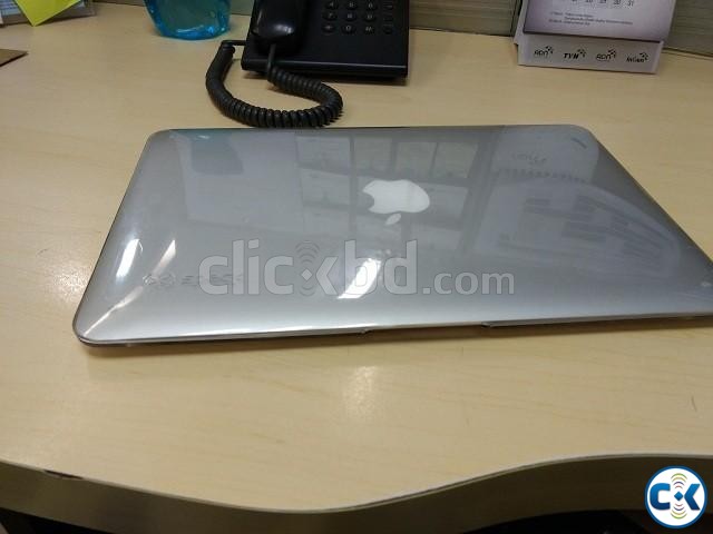 Apple MacBook Air 11.6-Inch laptop with Box Orginal accs  large image 0