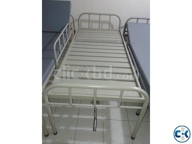 Hospital Bed with one Revolving Levers large image 0