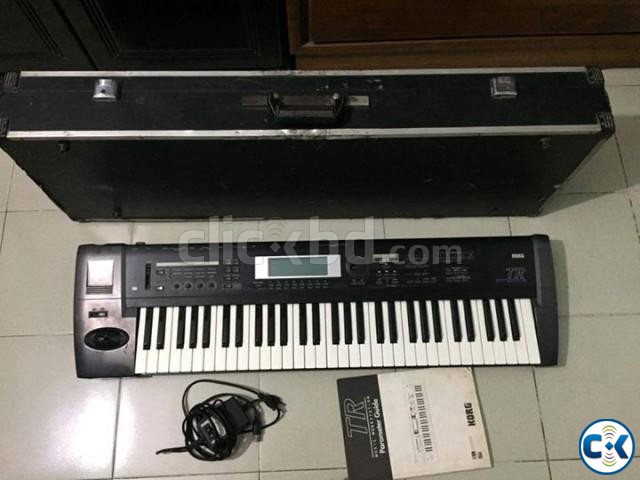 Korg TR 61 Keyboard with Hard case and volume pedal large image 0