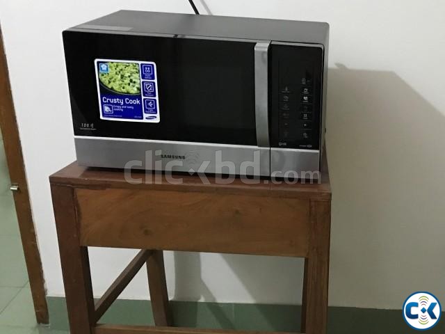 Samsung Microwave with stand large image 0