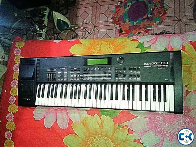 Roland Xp-60 with Hard case commercial tone large image 0
