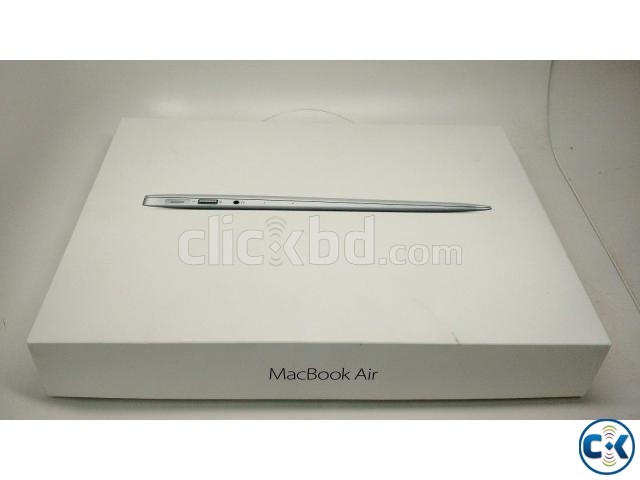 Apple 13.3 A1466 Core i5 8GB RAM 128GB SSD Macbook Air large image 0