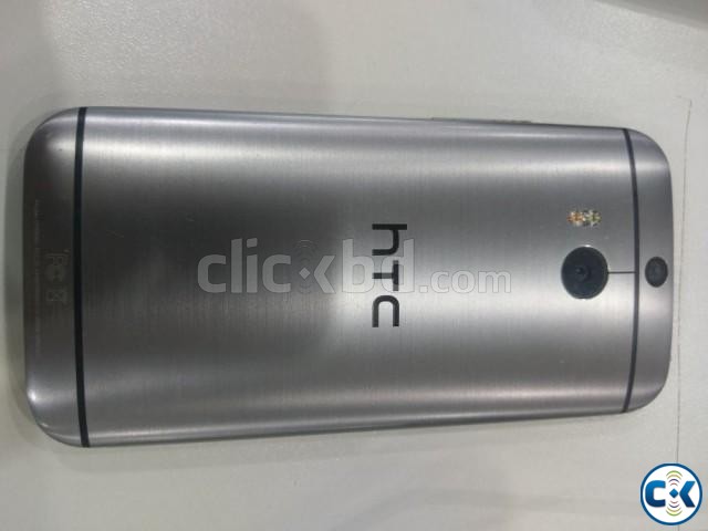 HTC One large image 0