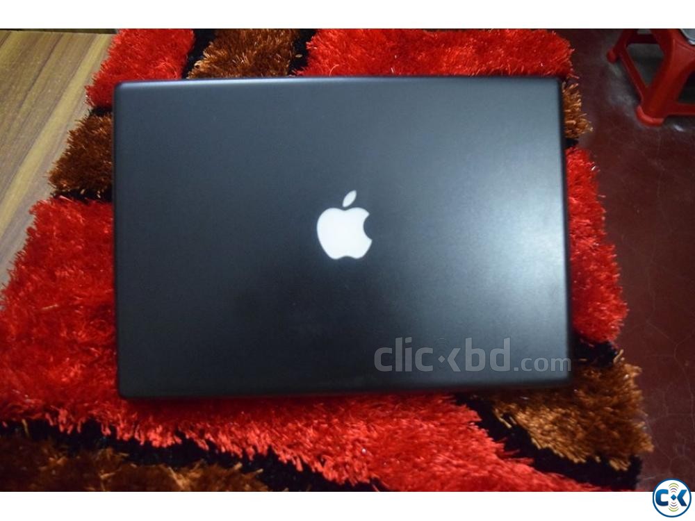 Apple Macbook pro 2009 2 gb ram 250gb hdd large image 0