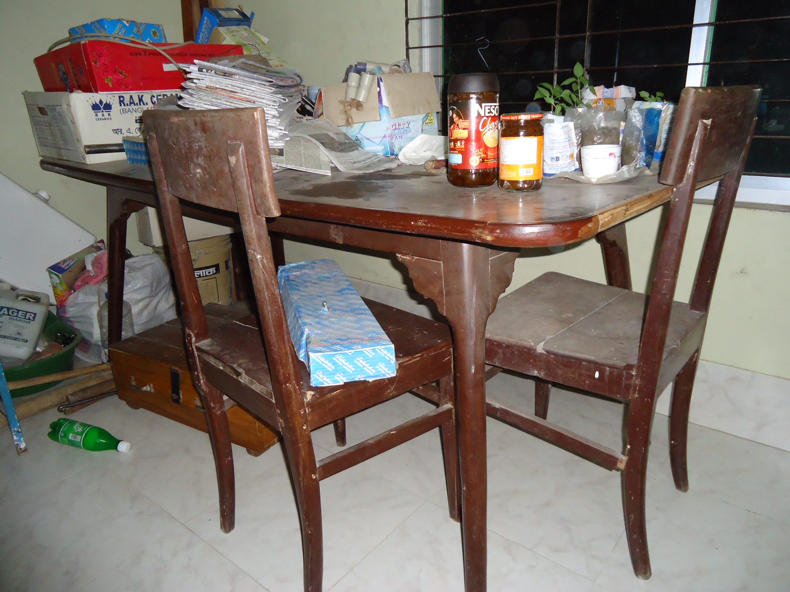 Dining table with 6 chair large image 0