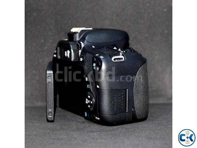 Canon EOS 760D DSLR Camera Body Only - Black large image 2