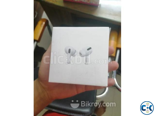 Apple AirPods with Wireless Charging Case large image 0