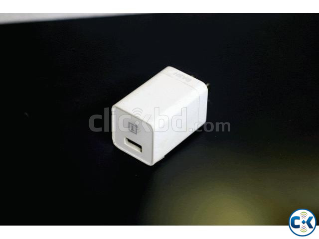 original OnePlus 20W Charger DC0504A1 large image 1