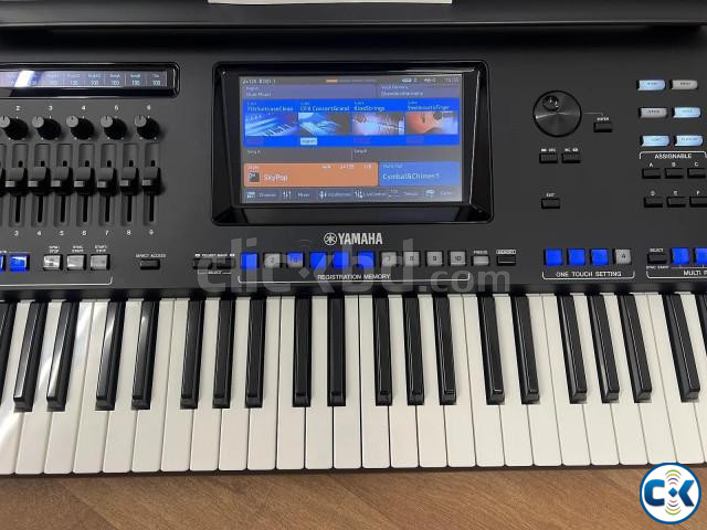 New Yahama Genos Digital Keyboard large image 3