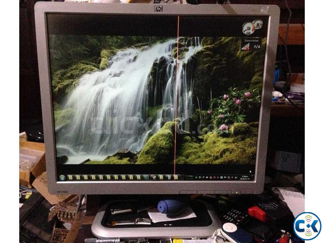 HP 19 LCD Monitor square Good picture quality  large image 4
