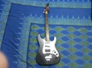 yemaha guitar for sale. .... 01670268576