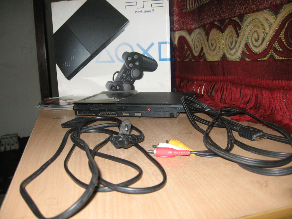 A playstation 2 for sell large image 1