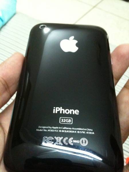 Apple iphone 3gs 32gb with all in Box Black colour large image 0