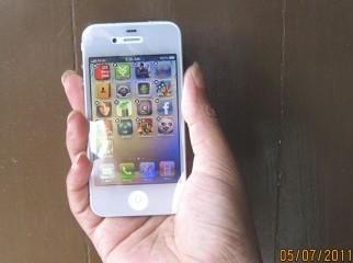 BRAND NEW IPHONE4 32GB FROM LONDON-C-01611236000
