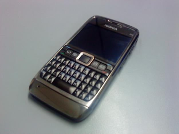 Nokia E71 Silver Color Like New large image 0