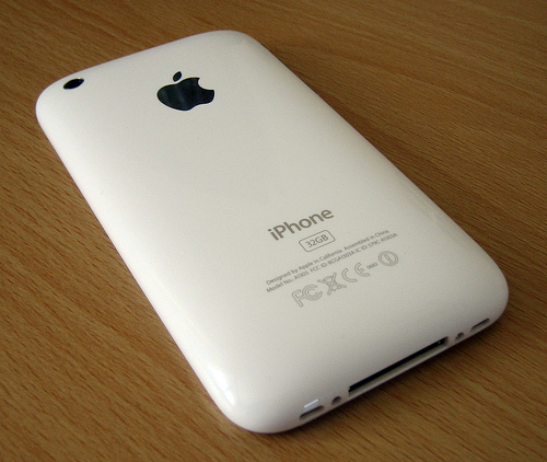 iphone 3gs 32gb-white. Nice condition.  Tk. 25,000 Enlarge picture
