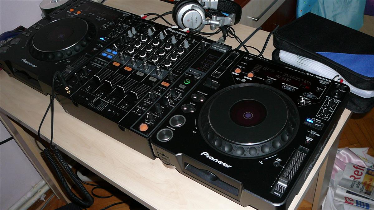 2x PIONEER CDJ-1000MK3 1x DJM-800 MIXER DJ PACKAGE | ClickBD