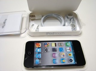IPOD touch 4G latest version 32GB lightly used