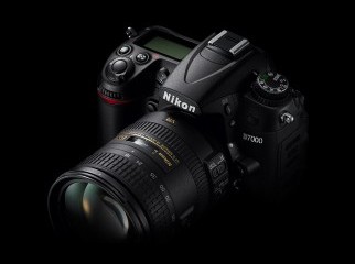 New Nikon D7000 18-105mm Lens