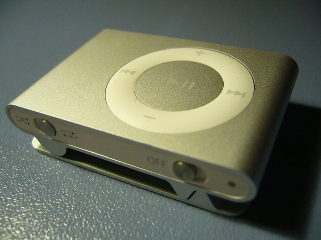 iPod shuffle 1GB at cheap price large image 1