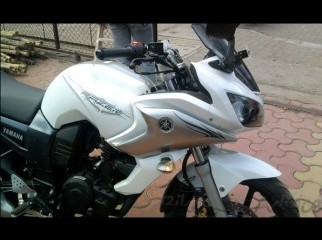 Yamaha FAZER white color with showroom papers
