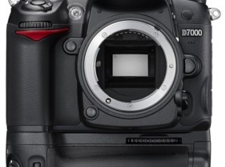 Nikon D7000 and its Vertical Grip MB-D11