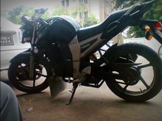 Emergency Sell of Black Yamaha Fz with Gnuine Papers.