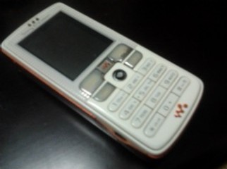 Sony Ericsson W700i rare white n Orange w bluetooth set