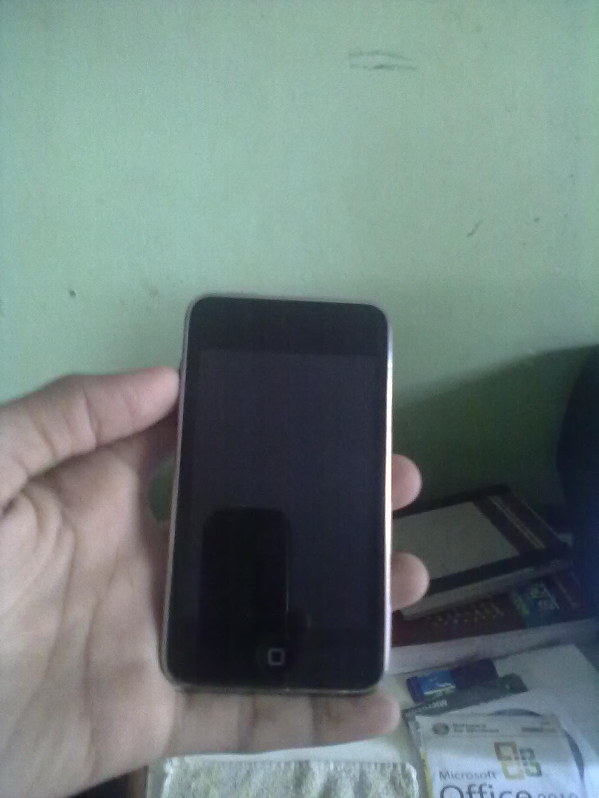 Ipod touch 2nd gen 8g n 3rd gen 32g for sell 1700tk  large image 1