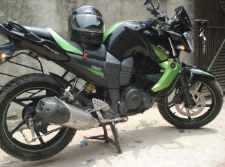Yamaha FZs look like new very good condition with Papers 