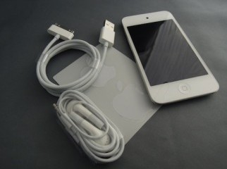 Brand New iPod Touch 4G 16GB White Full Box