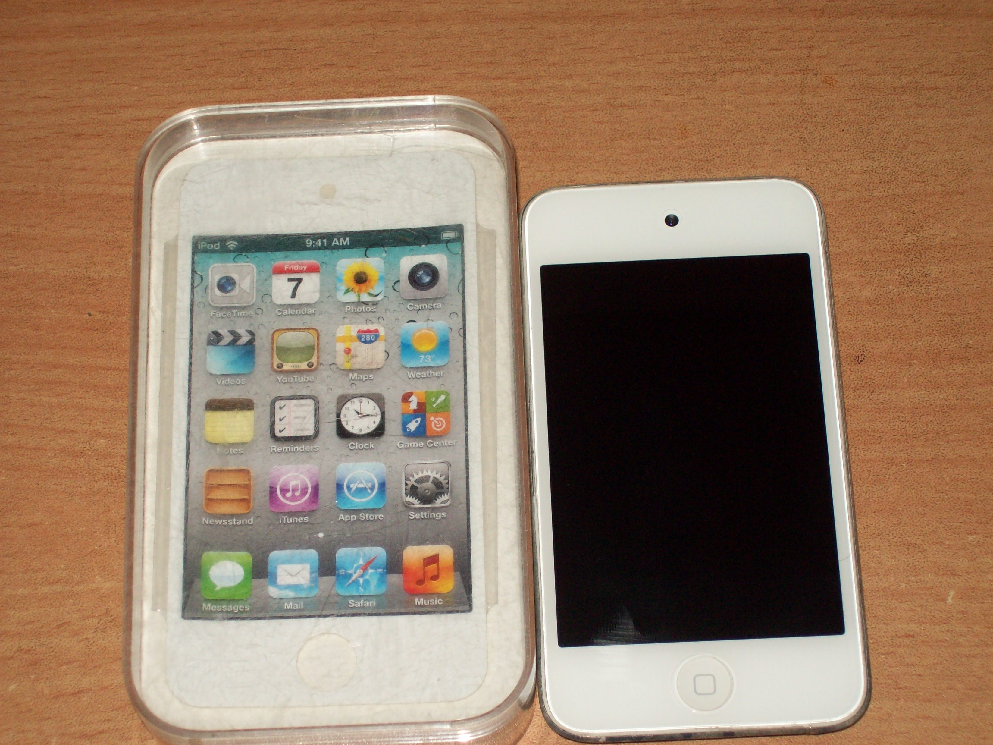 Apple iPod Touch 4G 8GB White Brand New With Everything Boxe | ClickBD
