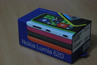Nokia Lumia 620 Seal Box Black and Lime green