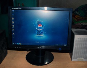 17 Inch LCD Monitor LG L177WSB Widescreen