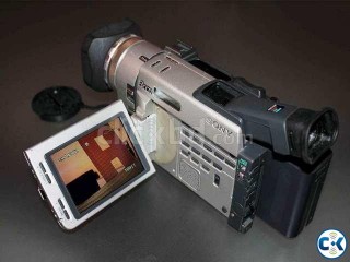 Sony 3 CCD Mini DV Camcorder