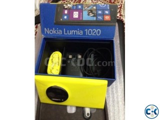 Brand New Nokia Lumia 1020 UK